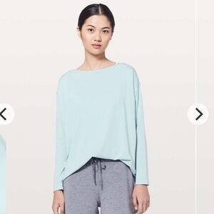 Lululemon back in action long sleeve glacier ice